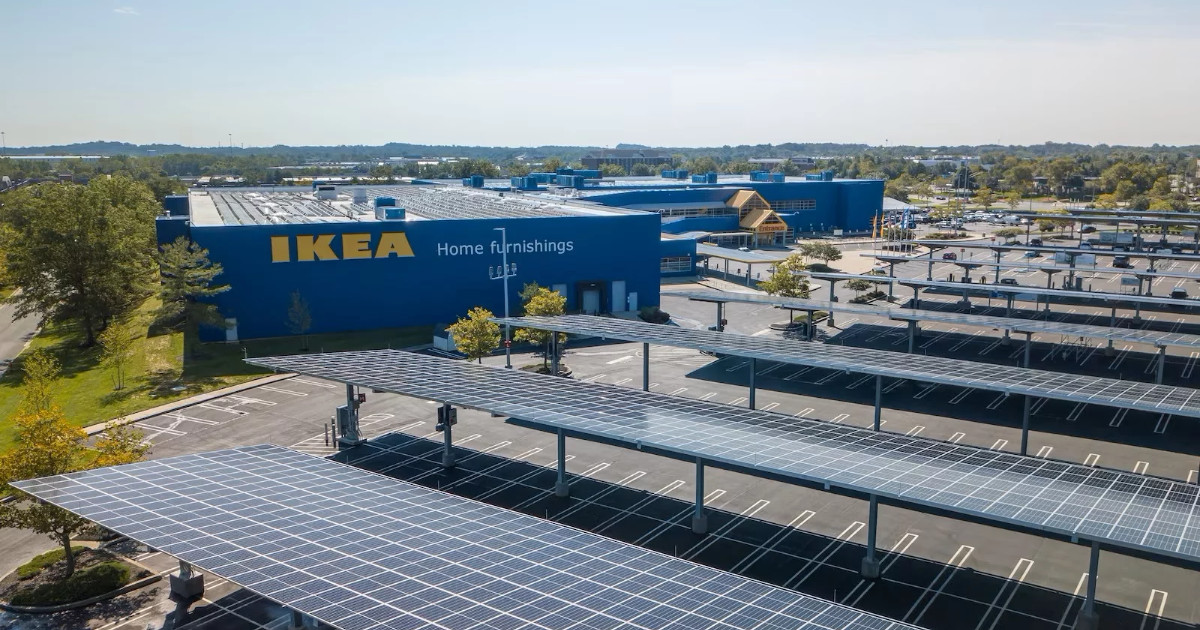 Árnyékból áram: Napelemes parkolóval újít az IKEA Málaga